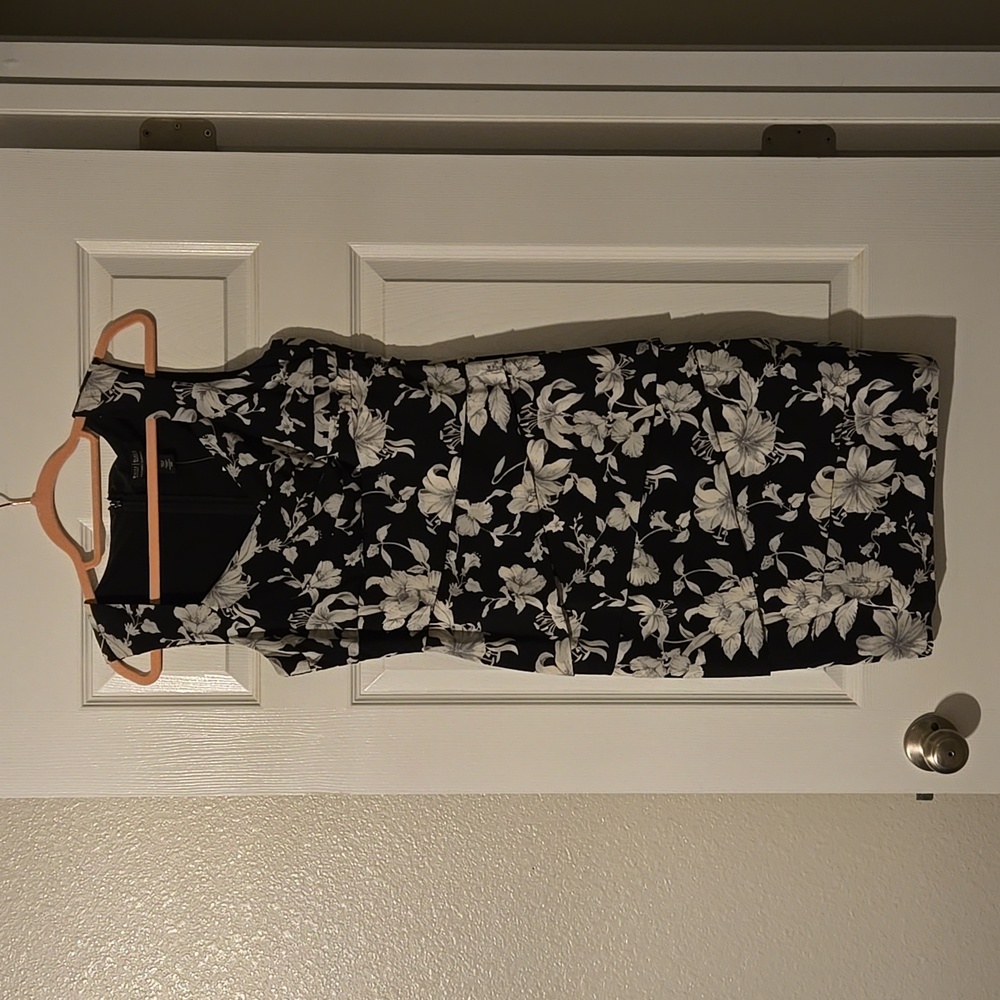 White House Black Market dress size 8